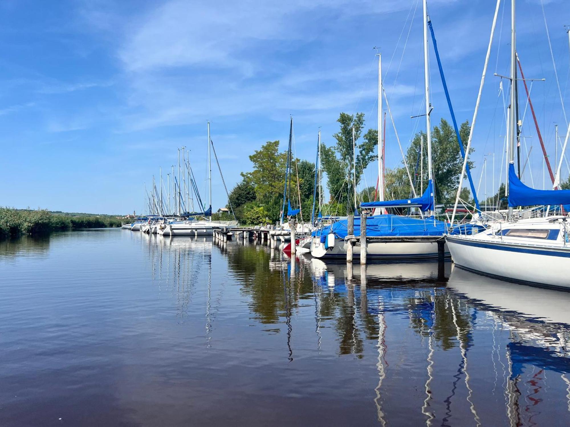 Seehuette Neusiedlersee - Seehaus Inklusive Elektroboot Rust Dış mekan fotoğraf